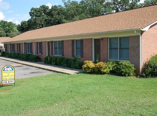 1472 14th Ave NE, Hickory, NC 28601