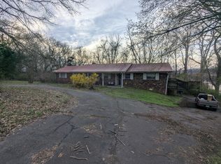 5911 E Sunset Rd, Knoxville, TN 37914