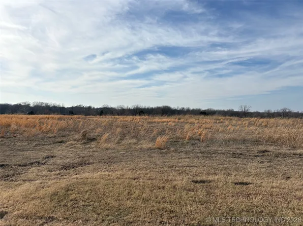 E 211th St S, Porter, OK 74454