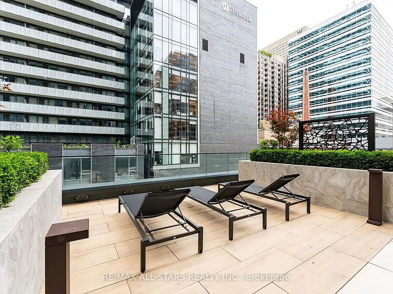 634 Church St #4006 — Photo 32