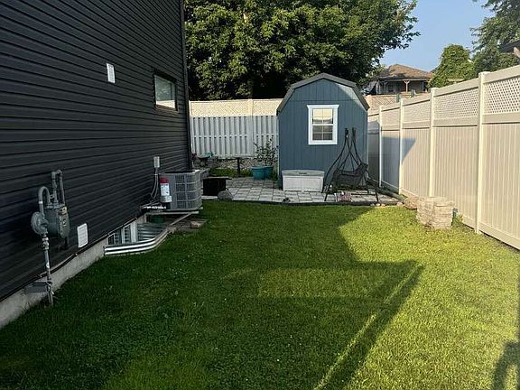 3rd image of 306 Belfort Cres