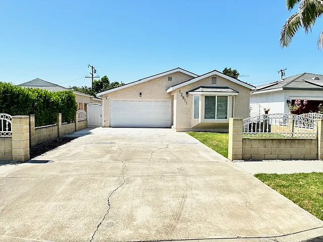 12811 Fern St