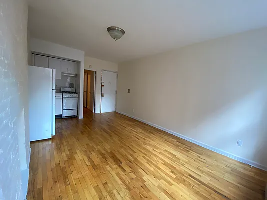 Rented by City Connections Realty | media 6