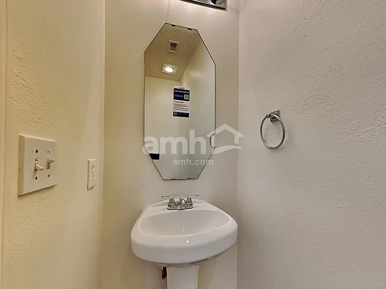 601 Ridgemont Dr — Photo 11