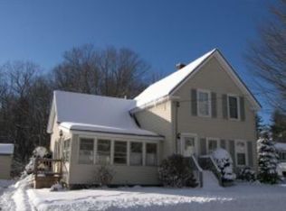 10 Holman St, Hillsboro, NH 03244