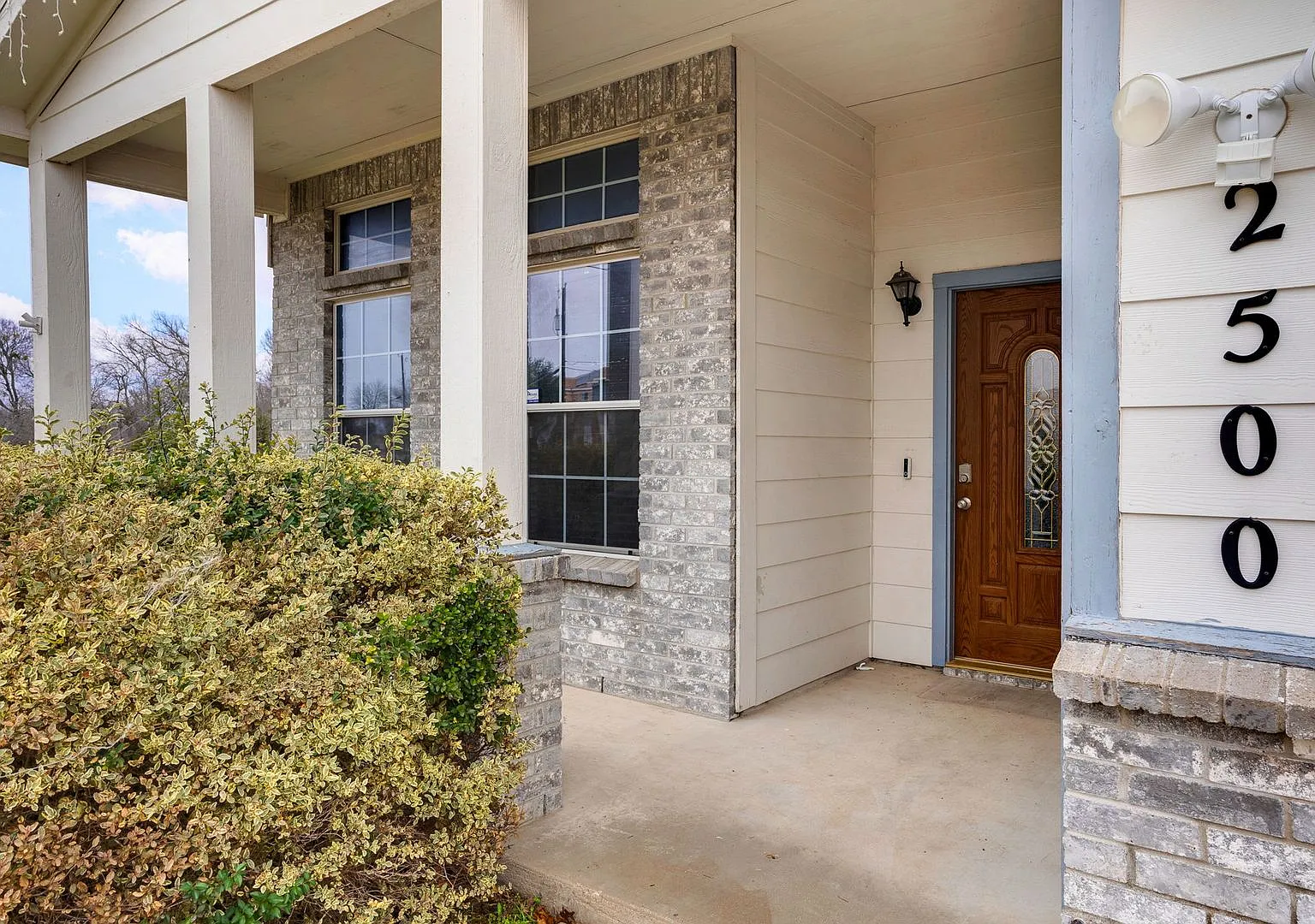 2500 Waterfall Dr — Photo 4