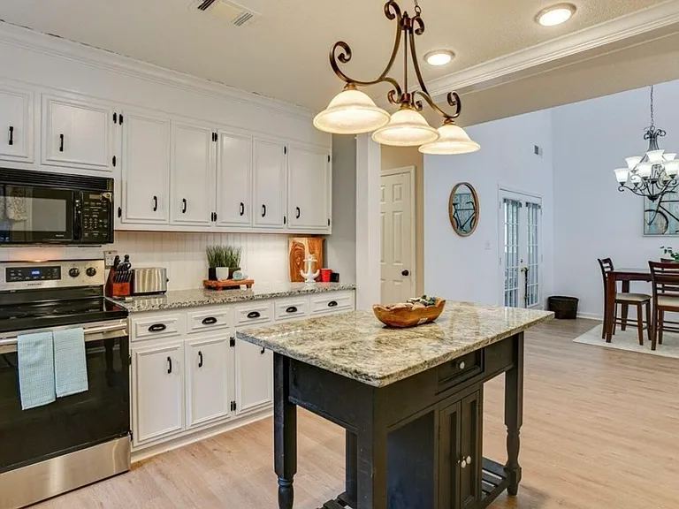 115 Hammond Place Cir #115 — Photo 6