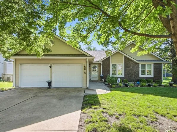 15015 Broadmoor St, Overland Park, KS 66223