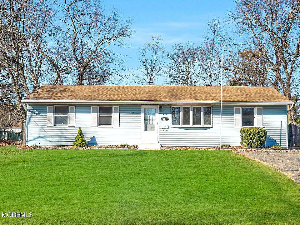 1st image of 251 Sprucewood Dr