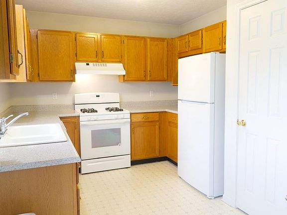5th image of 806 Eagle Cove Dr