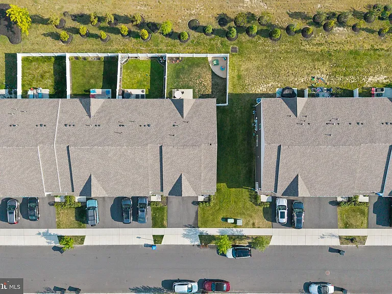 10 Roberta Way — Photo 40