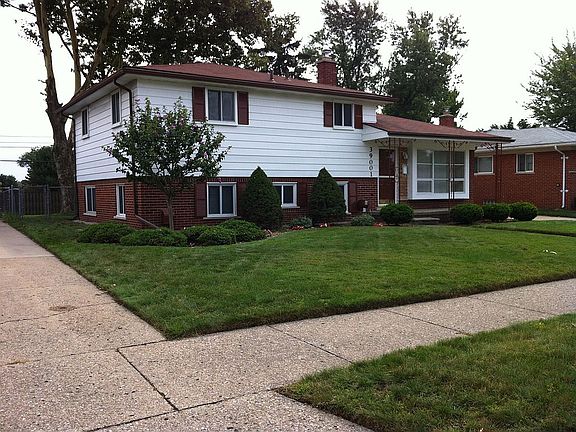2nd image of 39001 Richland St