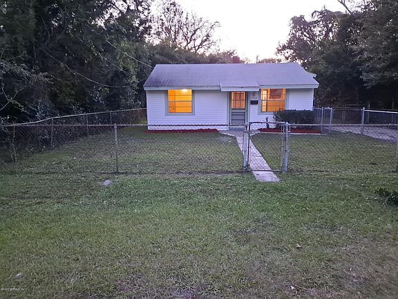 5th image of 9024 Jefferson Ave