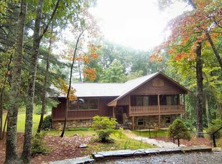 221 Childs Dr, Hendersonville, NC 28791