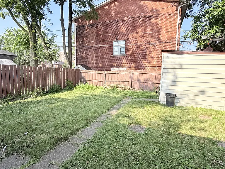1253 Goyeau St — Photo 15