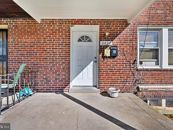 4th image of 3434 Mayfield Ave
