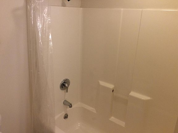 2nd image of 128 Wellington St
