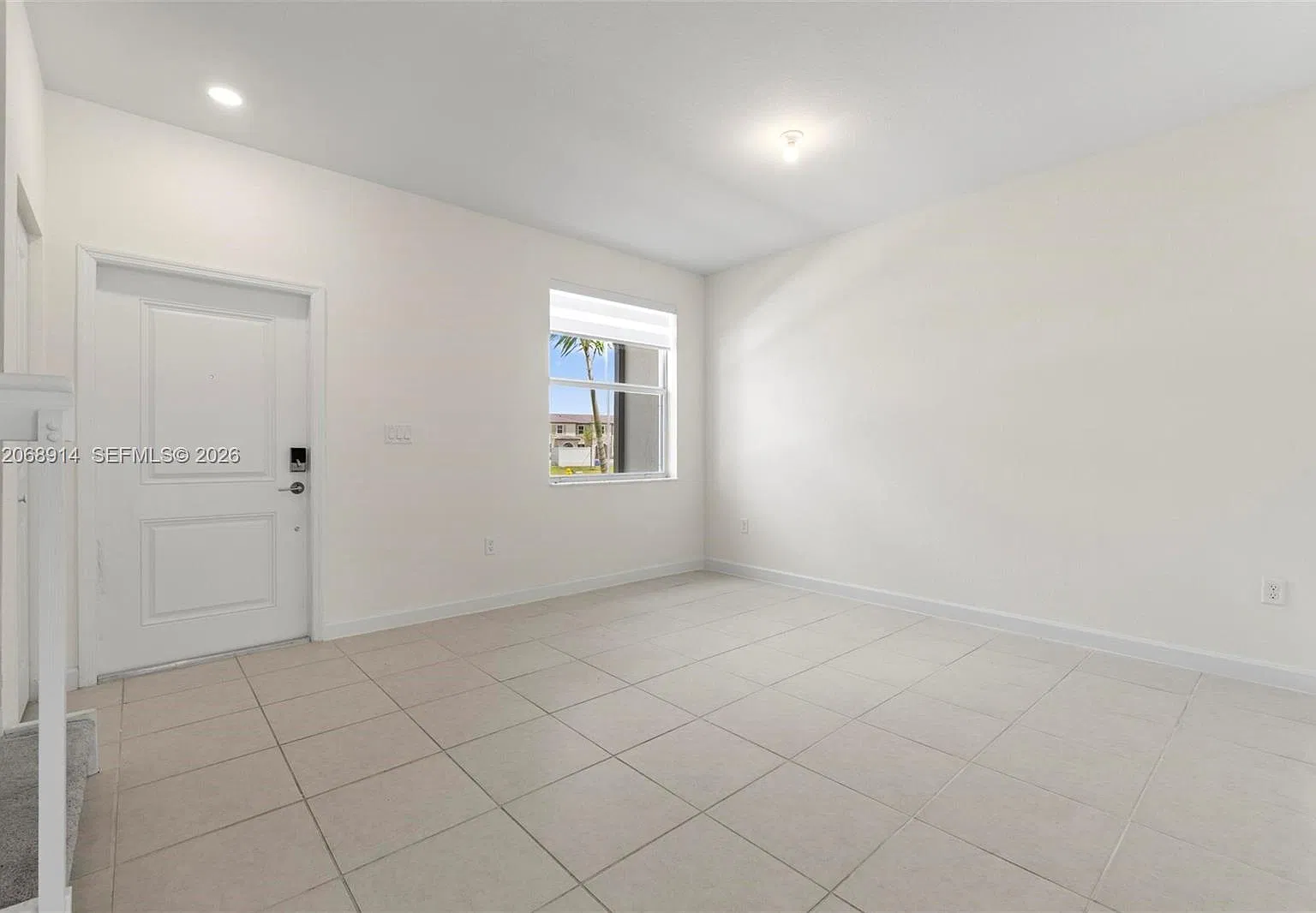 3 bed, 2.5 bath, 1300 sqft, $2,400 — Photo 4