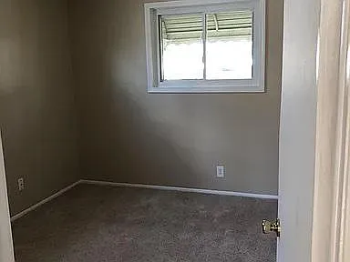 2076 Alberta St — Photo 7