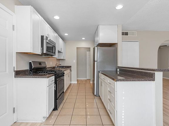 5th image of 1212 Willys Knight Dr NE