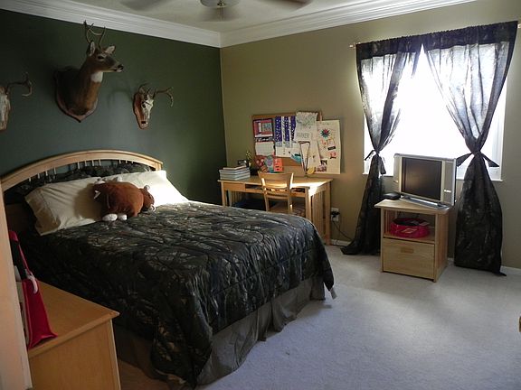 2nd image of 132 Stonegate Dr