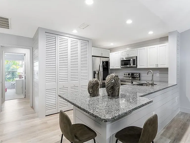 5635 Turtle Bay Dr #8 — Photo 15