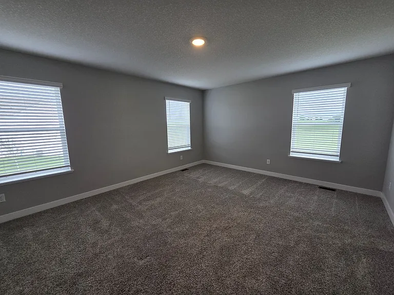 838 Foxglove Ter — Photo 4