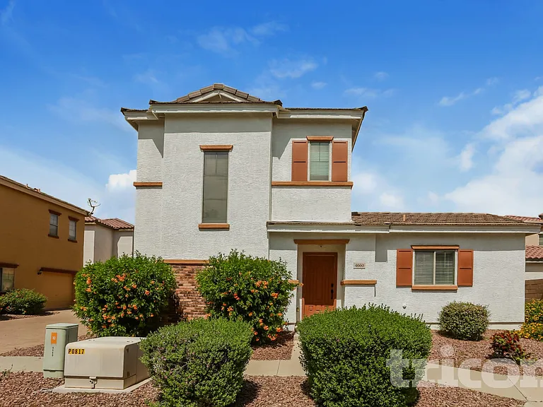 4660 E Laurel Ave — Photo 1