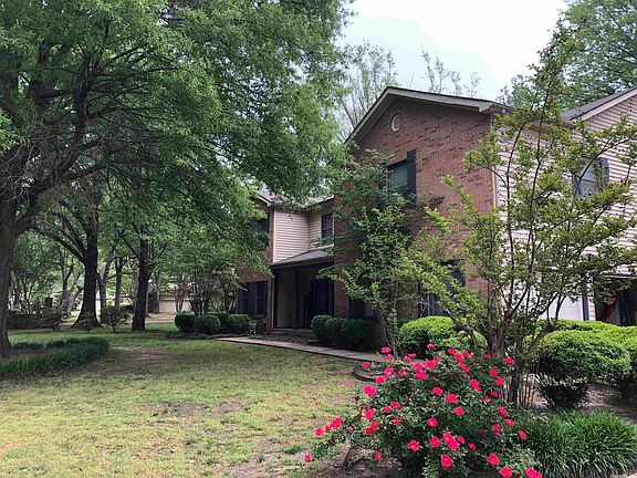 4th image of 1700 S Wedgewood Dr