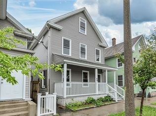 59 Pine St, Holyoke, MA 01040