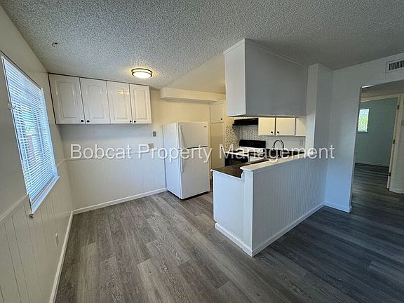 3rd image of 1501 N Edmonds Dr #B