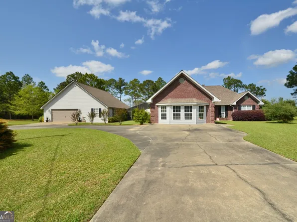 399 Pine Bluff Rd, Eastman, GA 31023