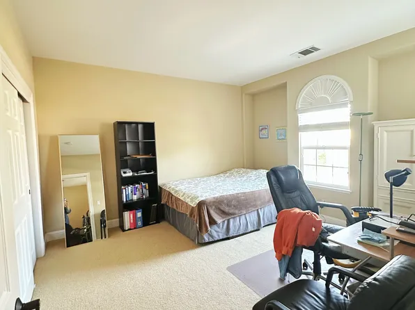 6080 Round Hill Dr, Dublin, CA