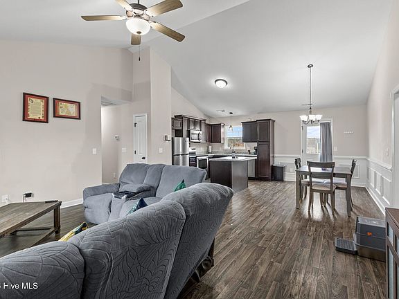 4th image of 205 Arbor Court