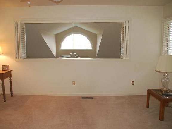 4th image of 1353 Marina Dr