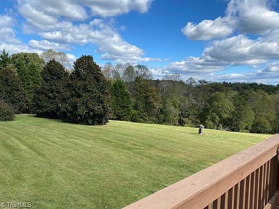 5th image of 826 Bumgarner Ln