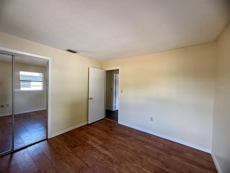 131 Sparrow Ave — Photo 15