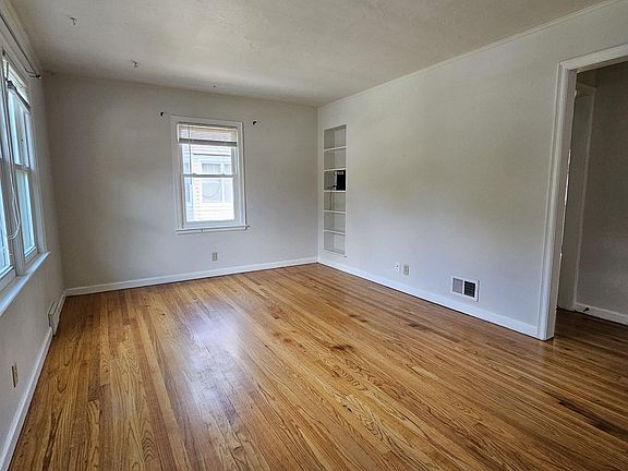 5th image of 2750 S 34th St