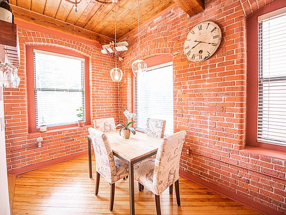 5th image of 222 Williams St E APT 214