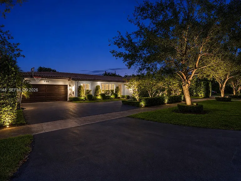 735 Benevento Ave — Photo 33