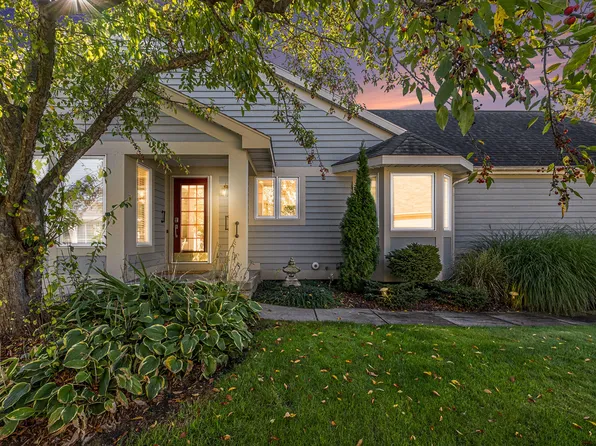 7649 Greenbrier Dr NE, Rockford, MI 49341