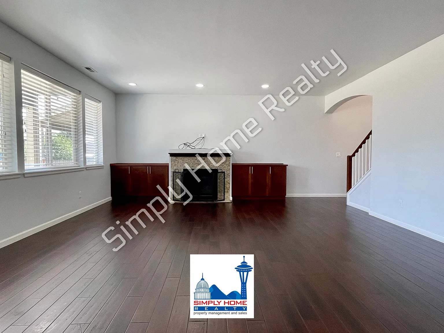 4 bed, 3.5 bath, 2805 sqft, $3,000 — Photo 2