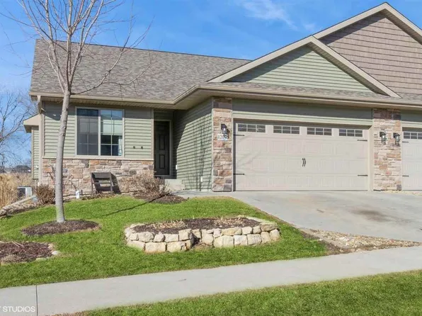 1209 Creekside Dr, Tiffin, IA 52340