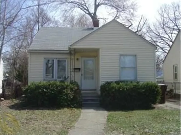 4449 Edmund St, Wayne, MI 48184