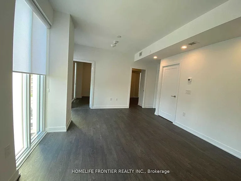 50 McCaul St #1005 — Photo 1