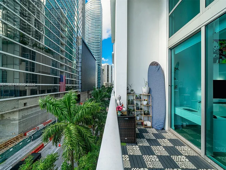 300 S Biscayne Blvd #L-410 — Photo 27