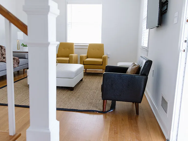 210 Lee Ave — Photo 15