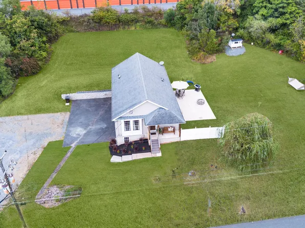 825 Philadelphia Ter, Birdsboro, PA 19508