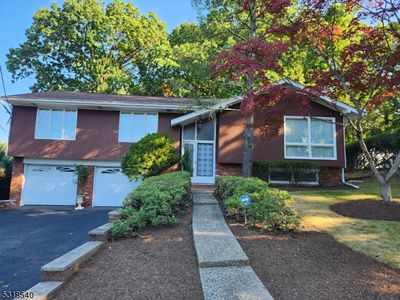 97 Heights Rd, Paramus, NJ, 07652
