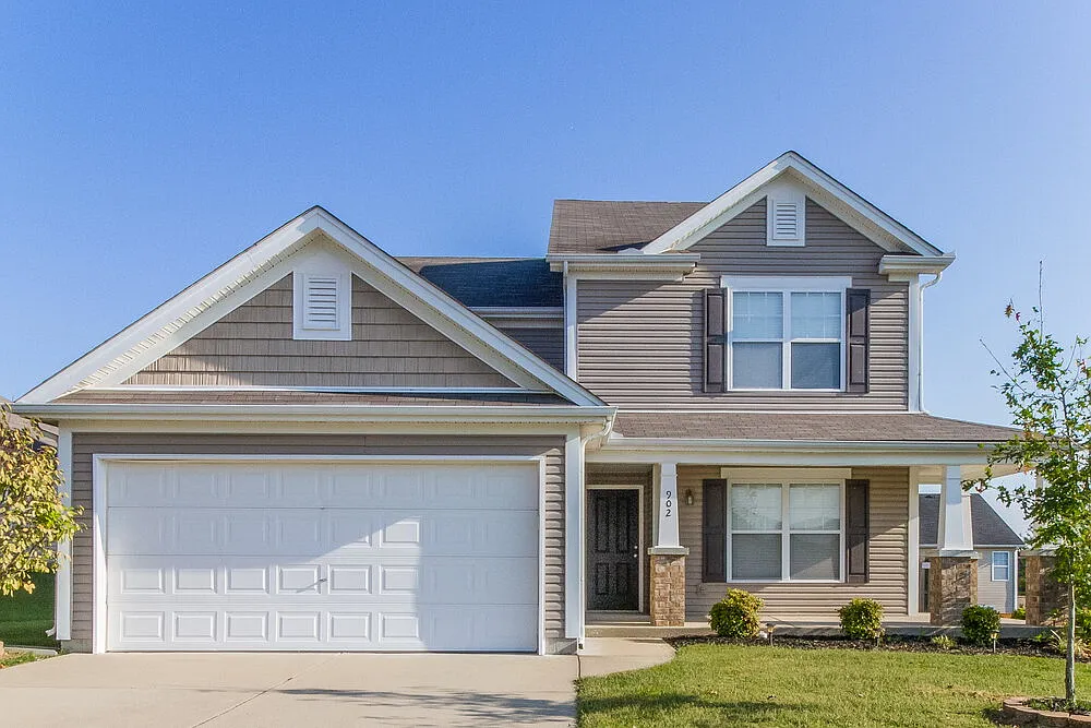 4 bed, 3.0 bath, 2495 sqft, $2,625 — Photo 1